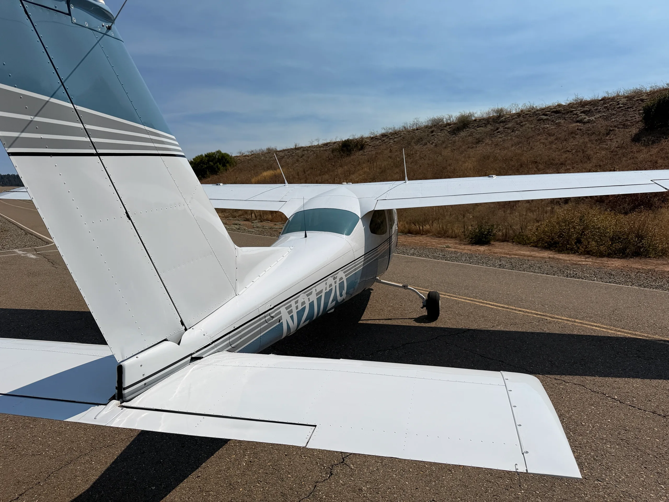 Avionics suite of a 1974 Cessna 177 RG Cardinal.