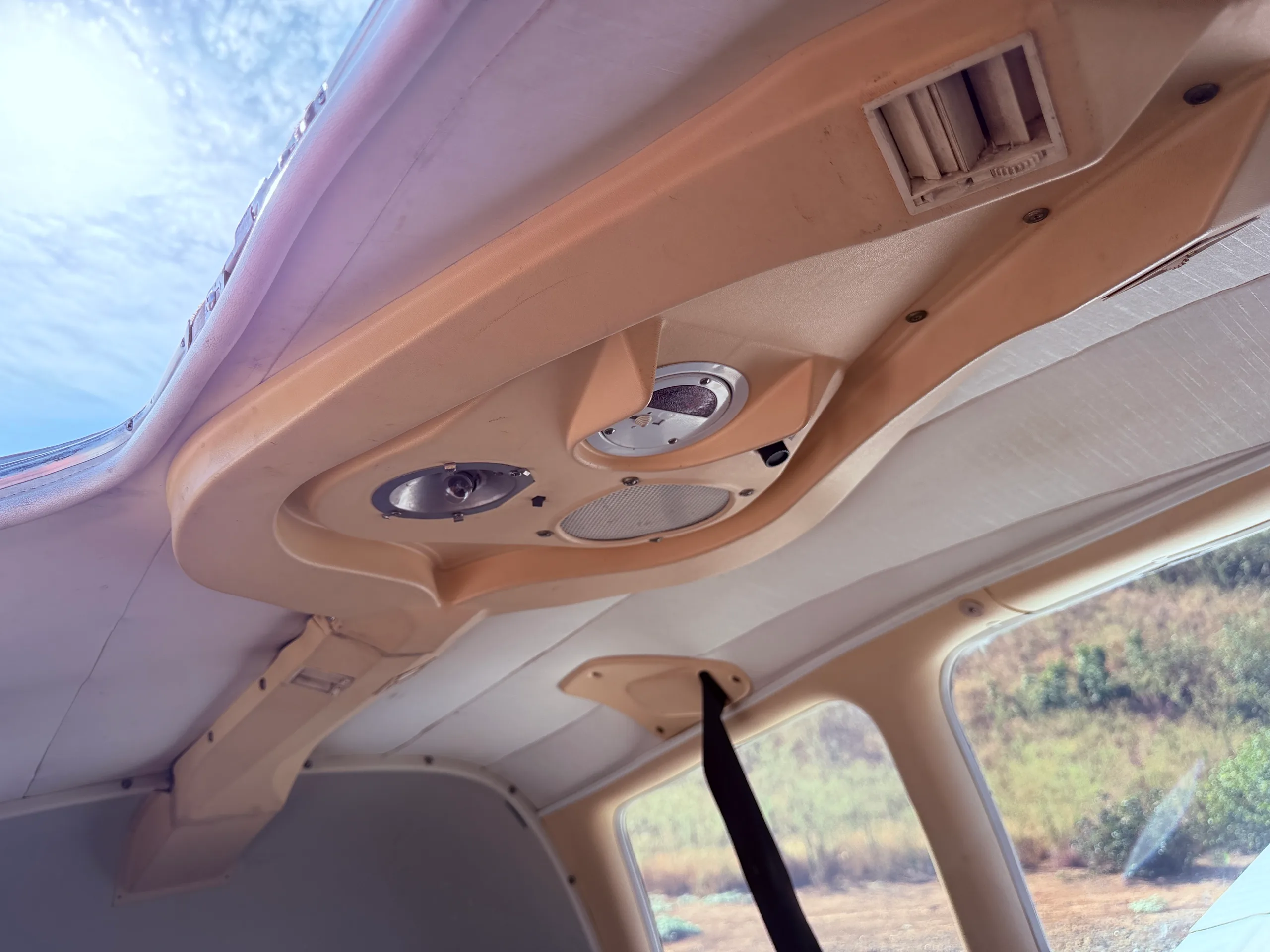 Cabin interior of a 1974 Piper Cherokee PA-28-140/160 - $65,000 - N44805 (Local to Placerville).