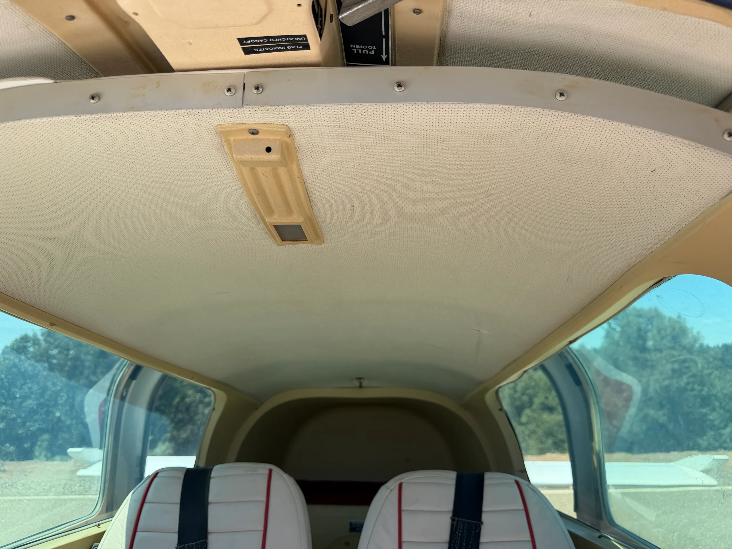 Cabin interior of a 1979 Grumman American Tiger AA5B - $119,500 - N4534D (Here at Placerville).