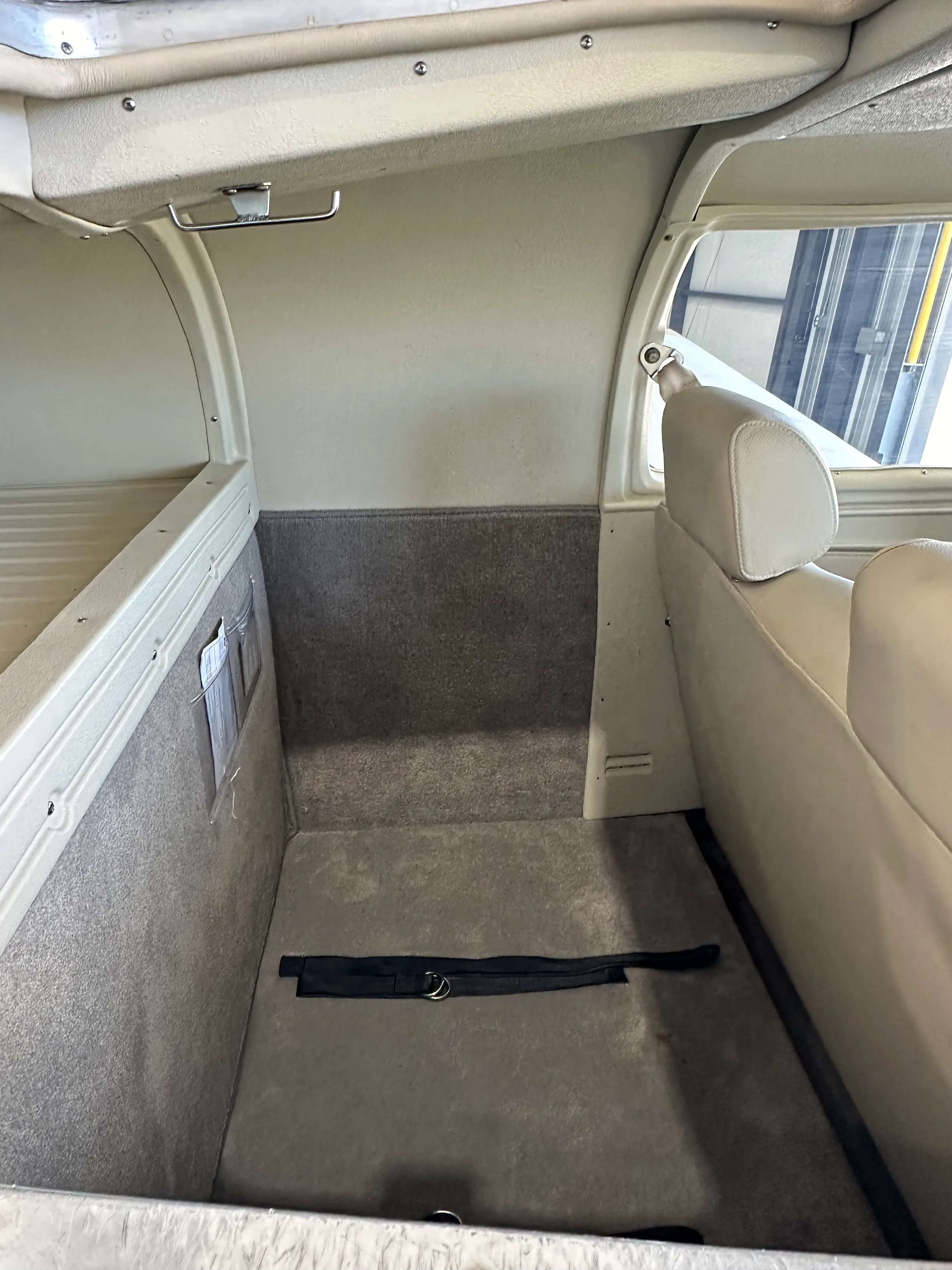 Cabin interior of a 1981 Mooney M20J "201" - $219,000 - N4064H (Florida).