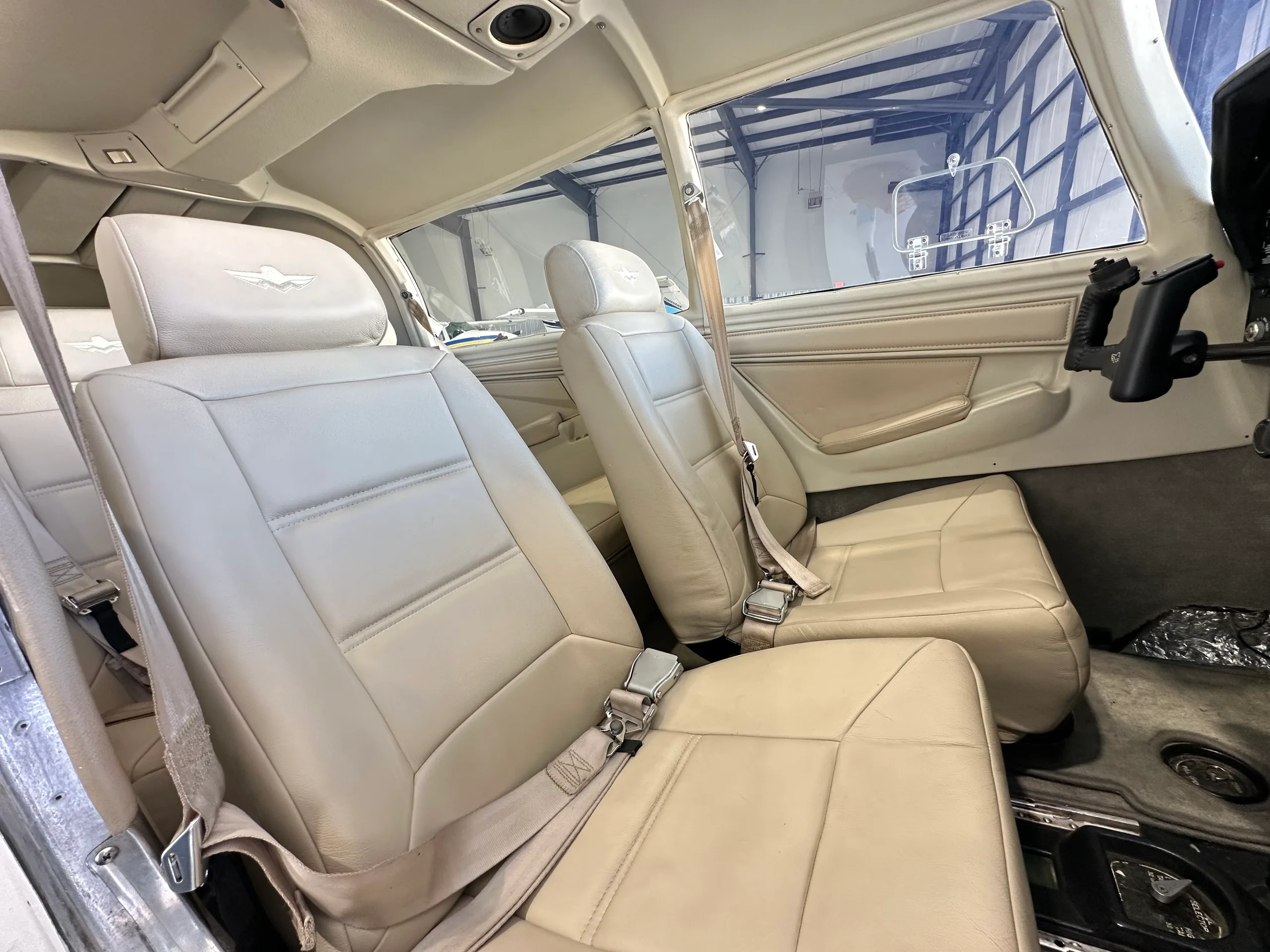 Cabin interior of a 1981 Mooney M20J "201" - $219,000 - N4064H (Florida).