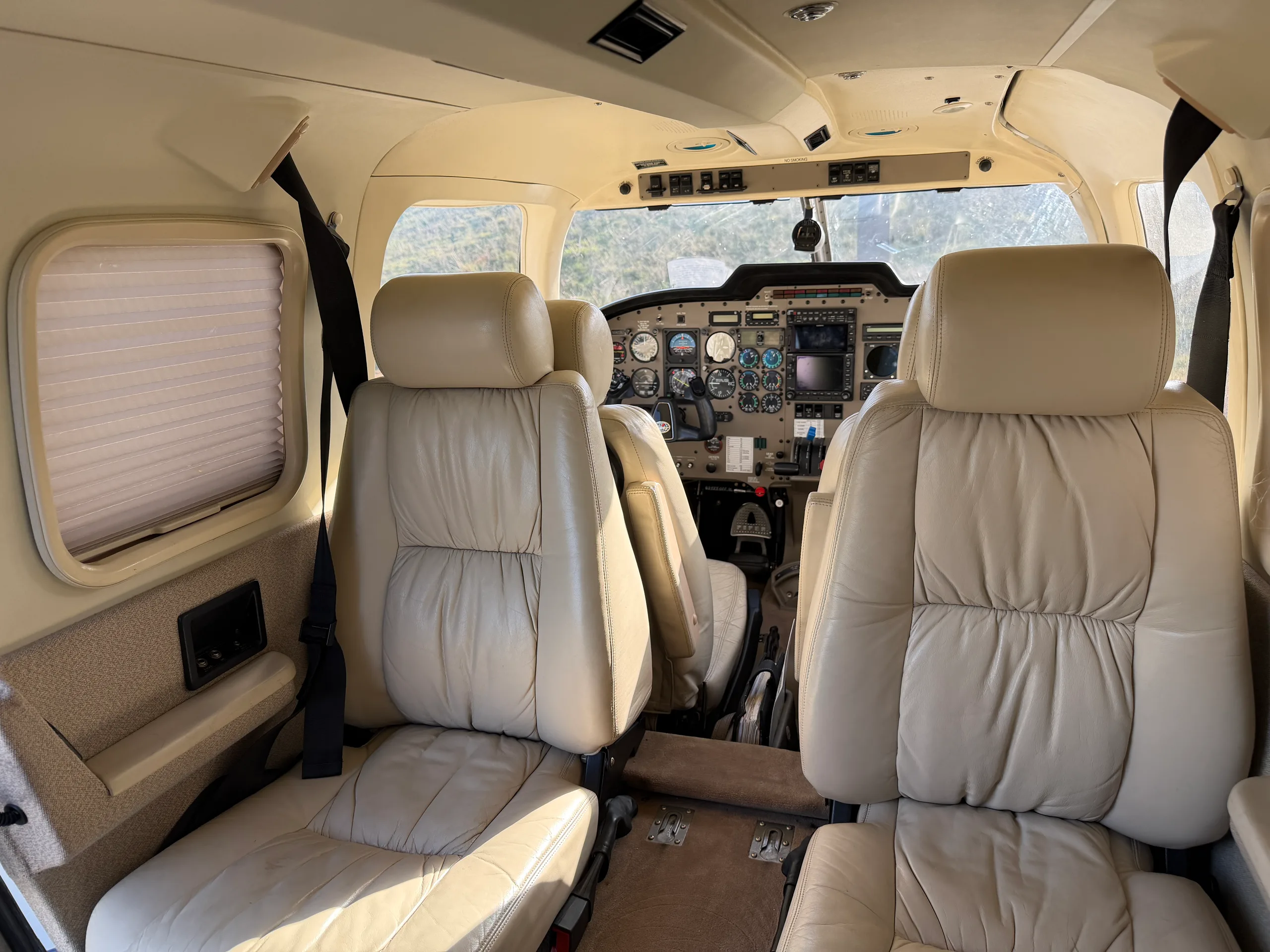 Cabin interior of a 2000 Piper Turbo Saratoga II - $349,000 - N965BJ (Nevada).