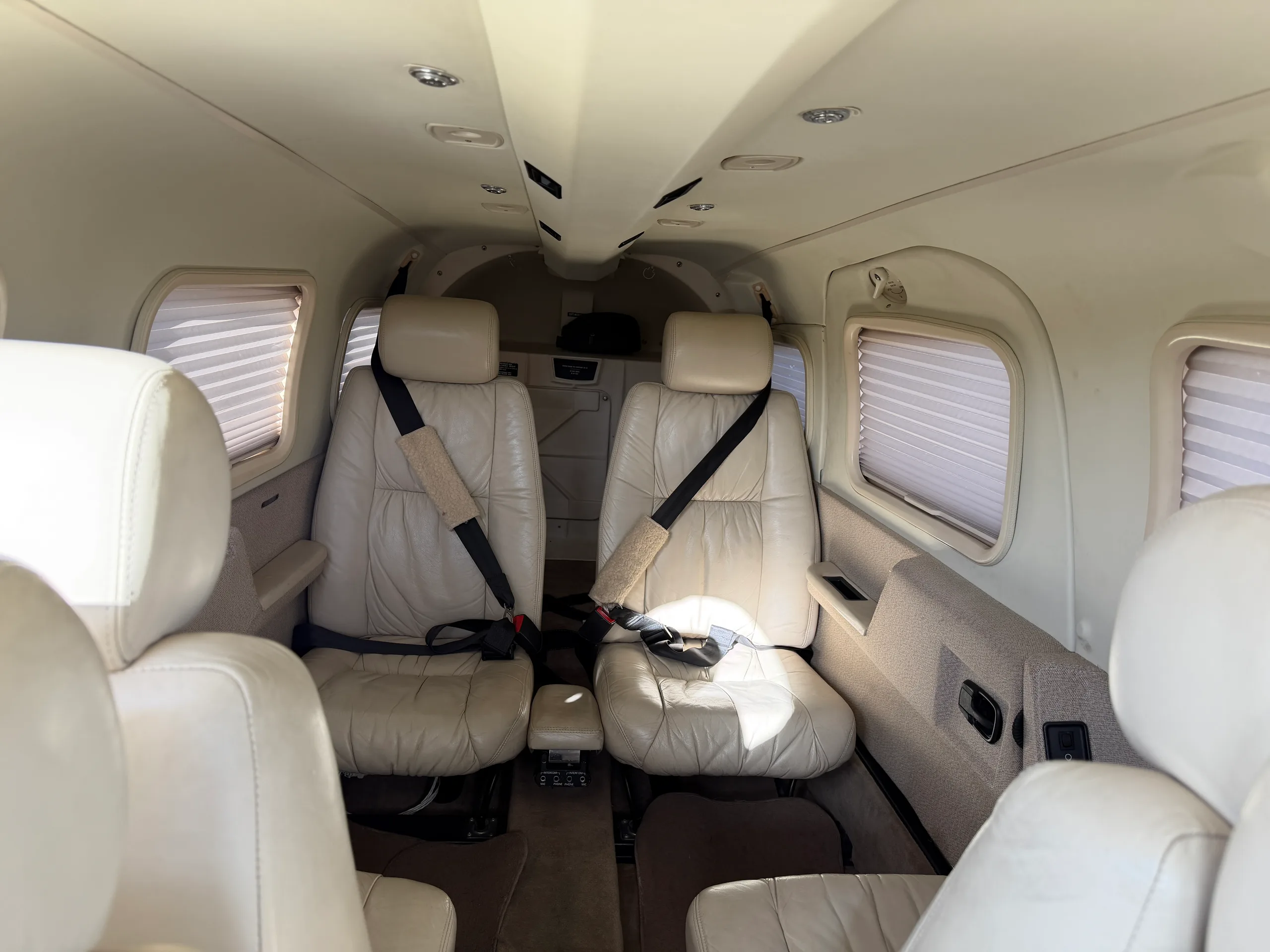 Cabin interior of a 2000 Piper Turbo Saratoga II - $349,000 - N965BJ (Nevada).