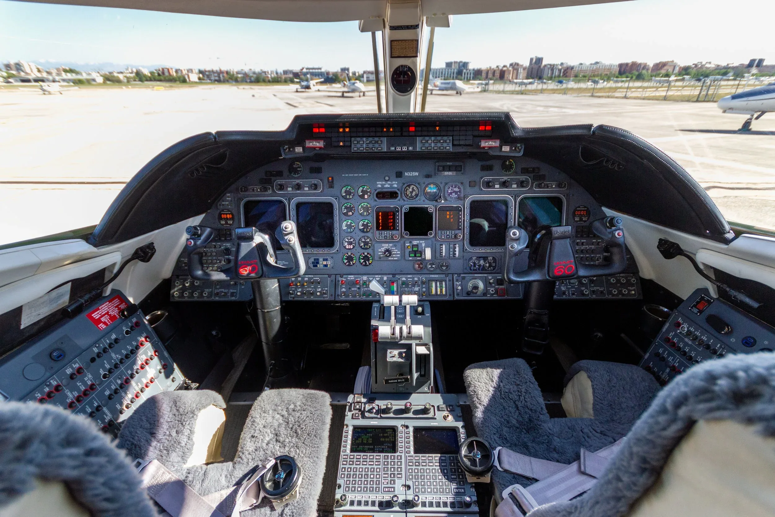 Cockpit and instrument panel of a 1994 Learjet 60 — SmartJets.