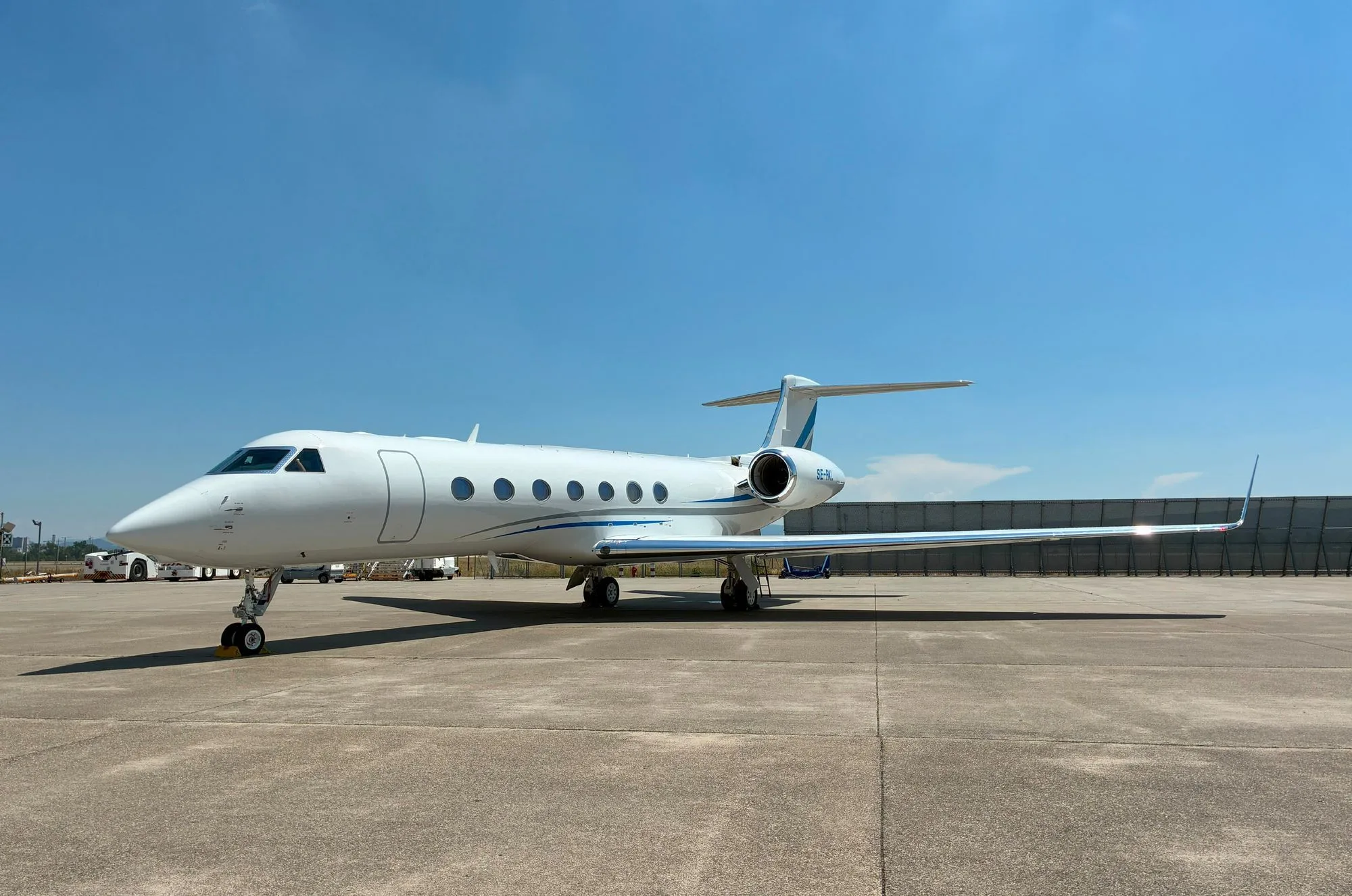 Exterior view of a 2009 Gulfstream g550 sn 5260.