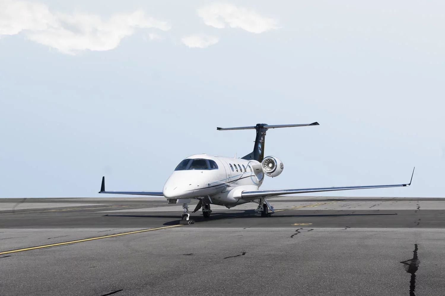 Exterior view of a Embraer Phenom 300 –, OE-GDF.