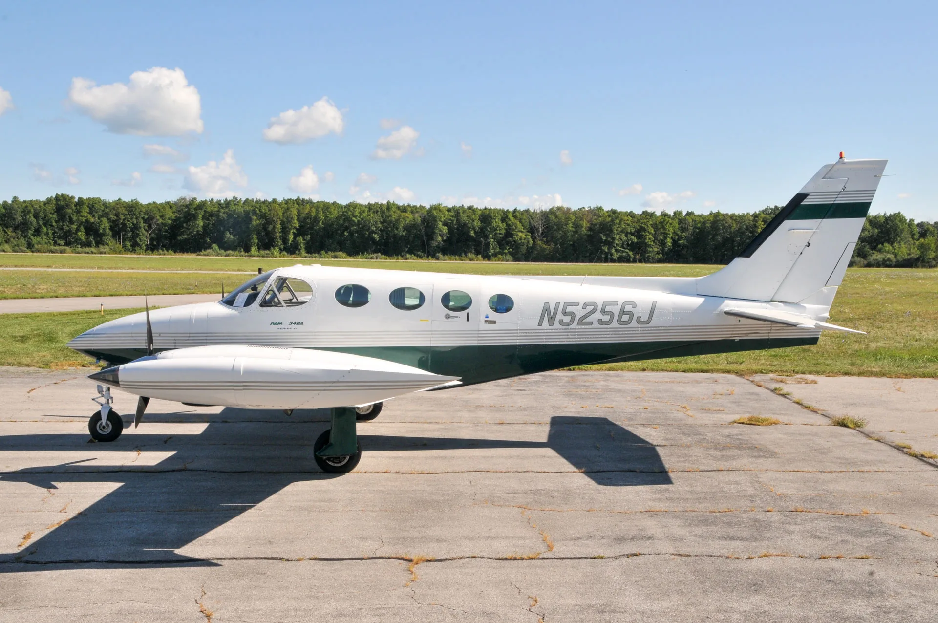 Cockpit and instrument panel of a 1977 Cessna 340A | TAS Aviation.