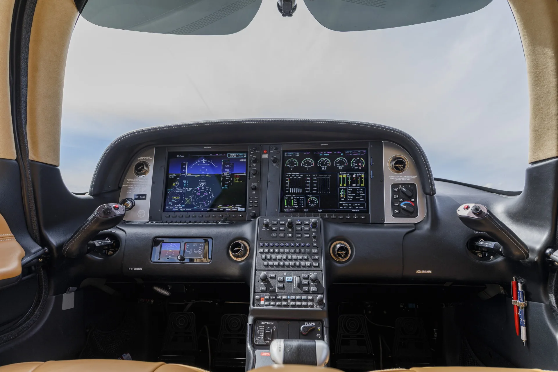 Avionics suite of a 2018 Cirrus sr22t gts oe kge.