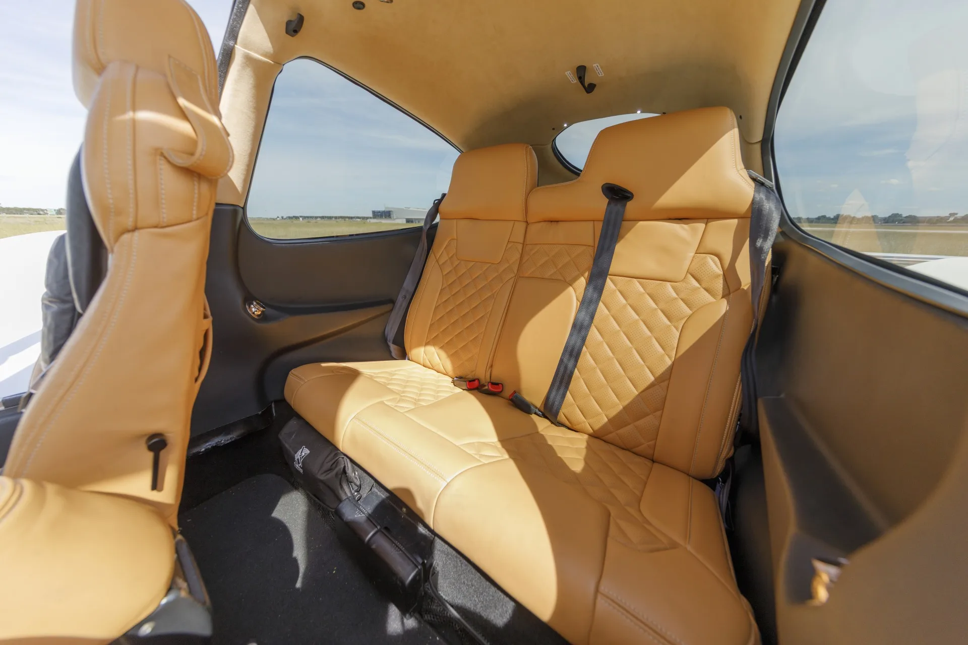 Cabin interior of a 2018 Cirrus sr22t gts oe kge.