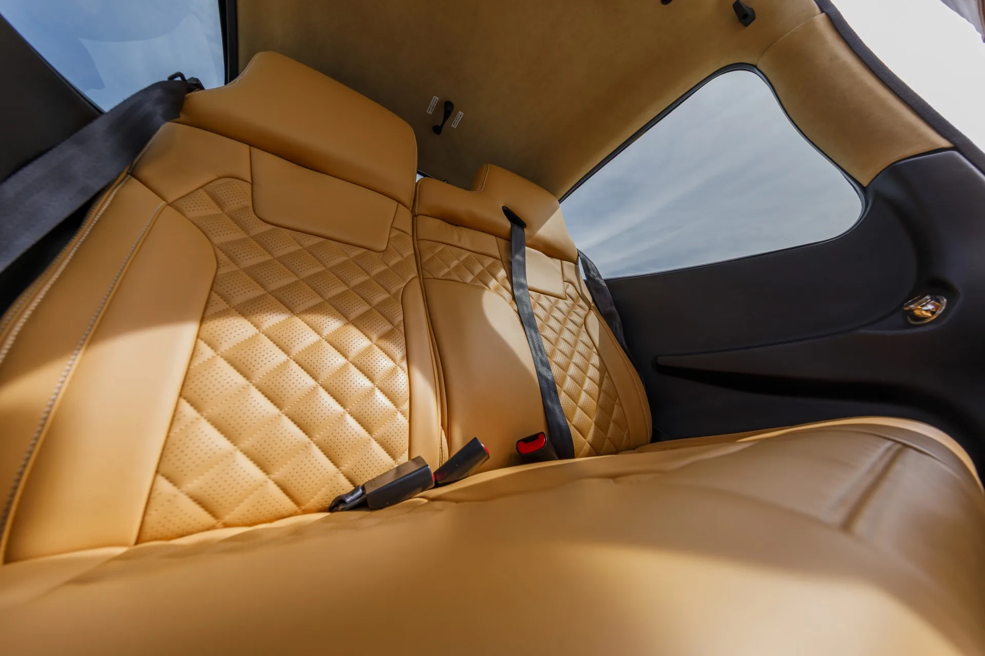 Cabin interior of a 2018 Cirrus sr22t gts oe kge.