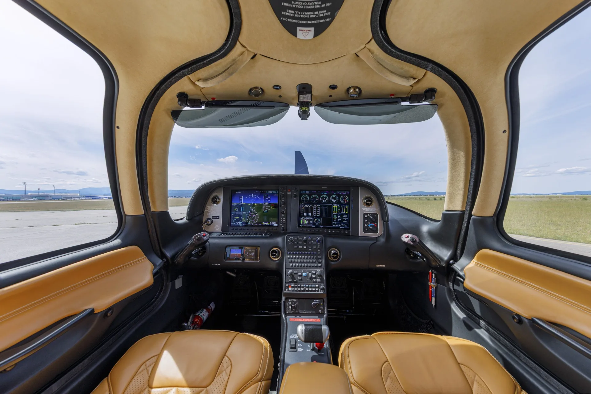 Cabin interior of a 2018 Cirrus sr22t gts oe kge.