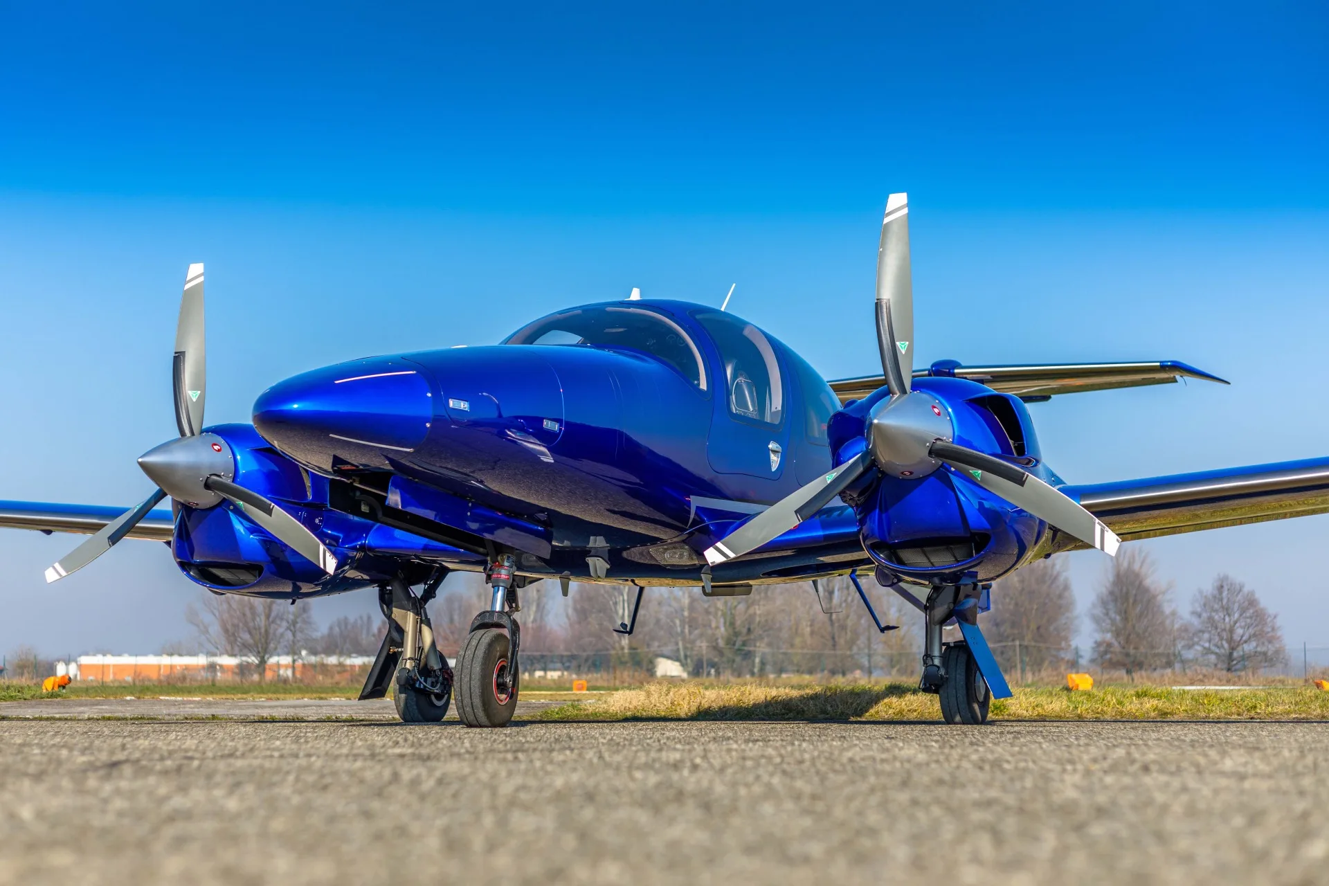 Exterior view of a 2018 Diamond da62 62 102 oe fsg.