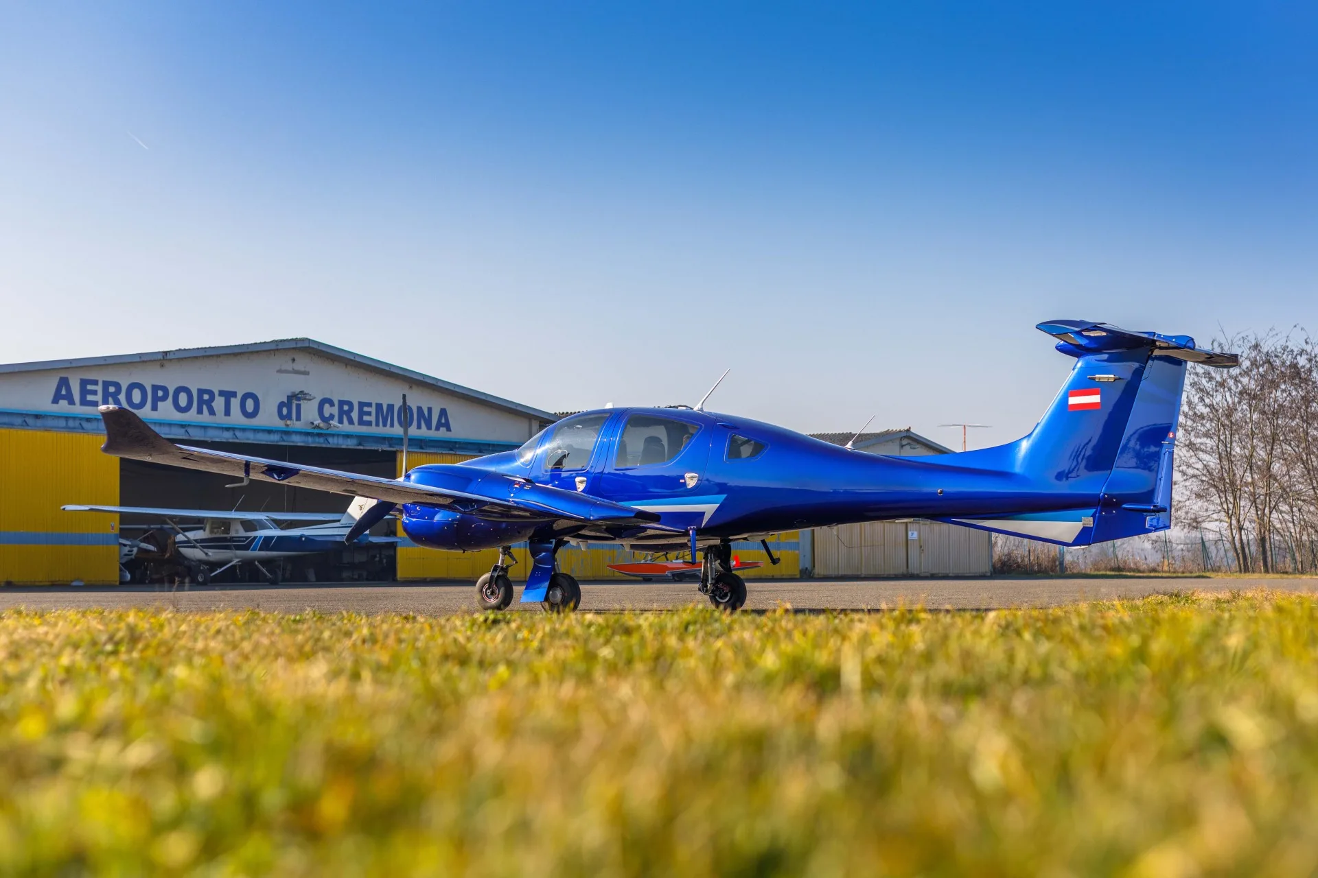 Exterior view of a 2018 Diamond da62 62 102 oe fsg.