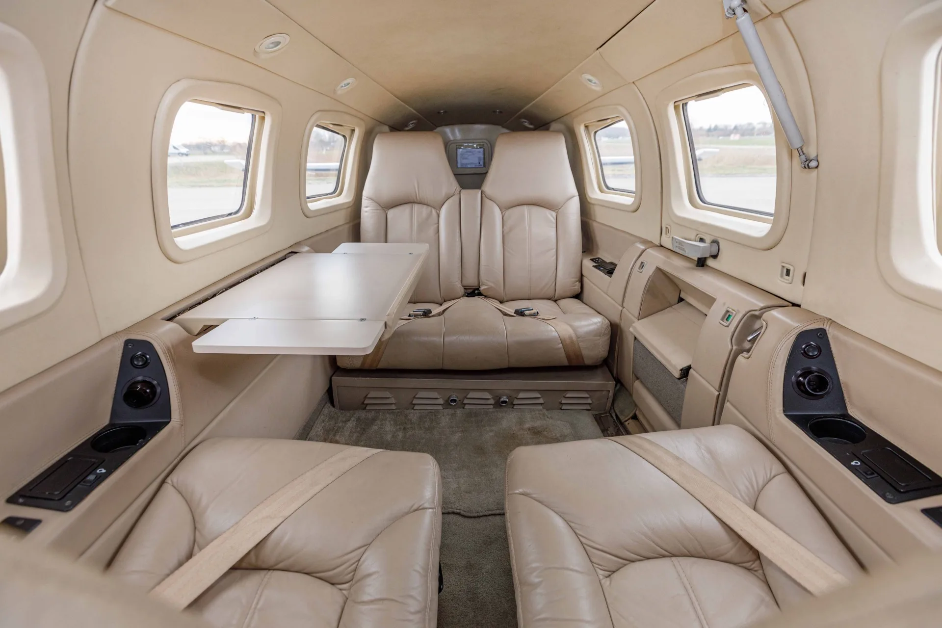 Cabin interior of a 1996 Piper pa46 jetprop dlx off market.