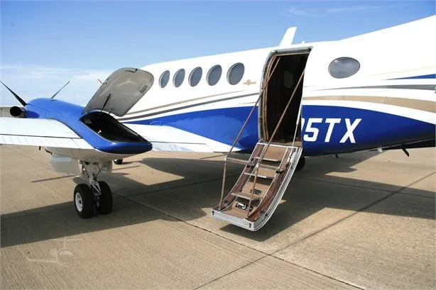 Exterior view of a 1982 Beechcraft B200.