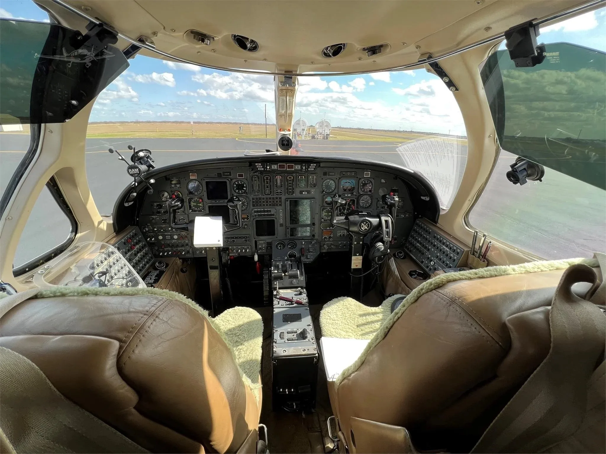 Cockpit and instrument panel of a 1990 Cessna Citation II.