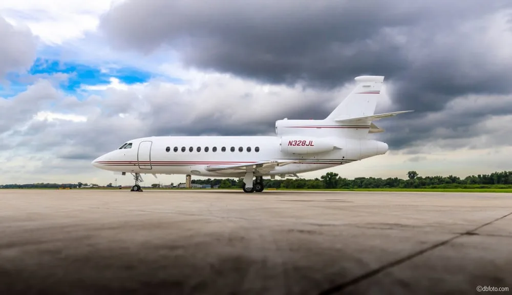 Exterior view of a 1996 Dassault Falcon 900.