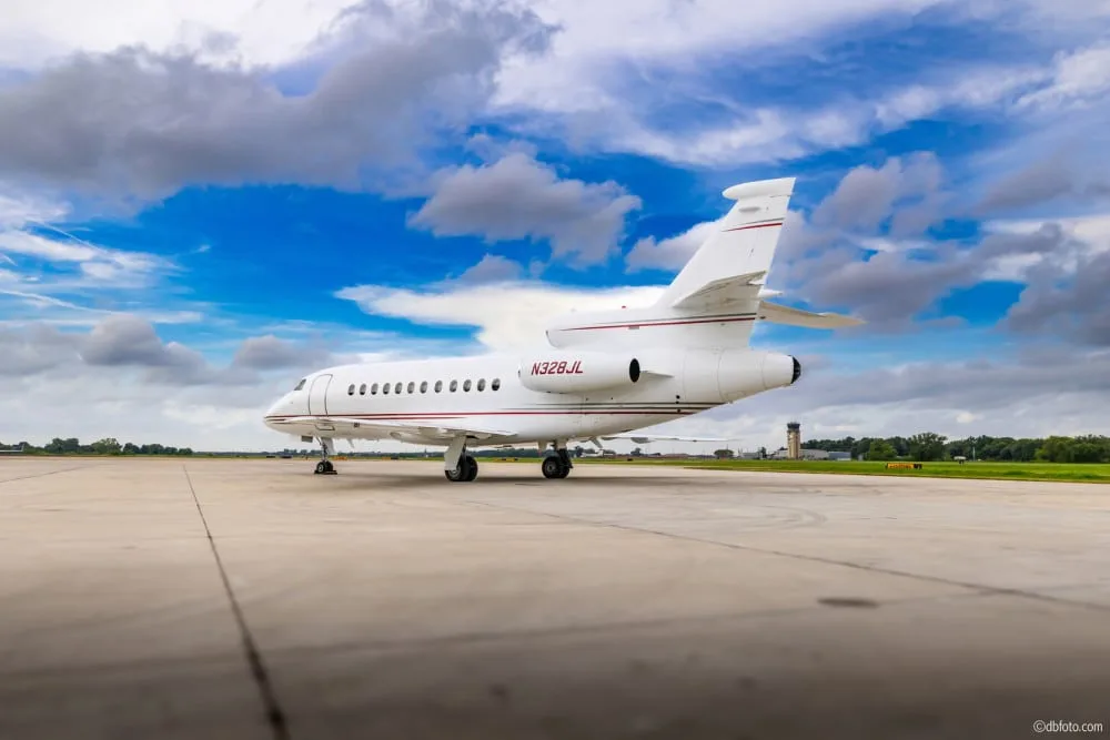 Exterior view of a 1996 Dassault Falcon 900.