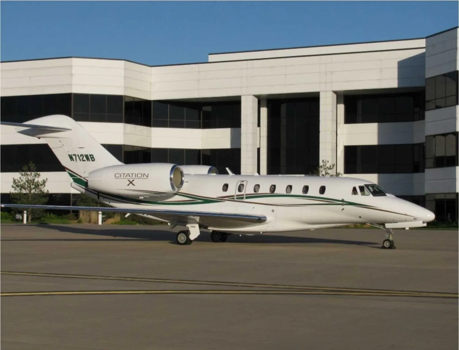 Exterior view of a 1999 Cessna Citation X, N712ML.