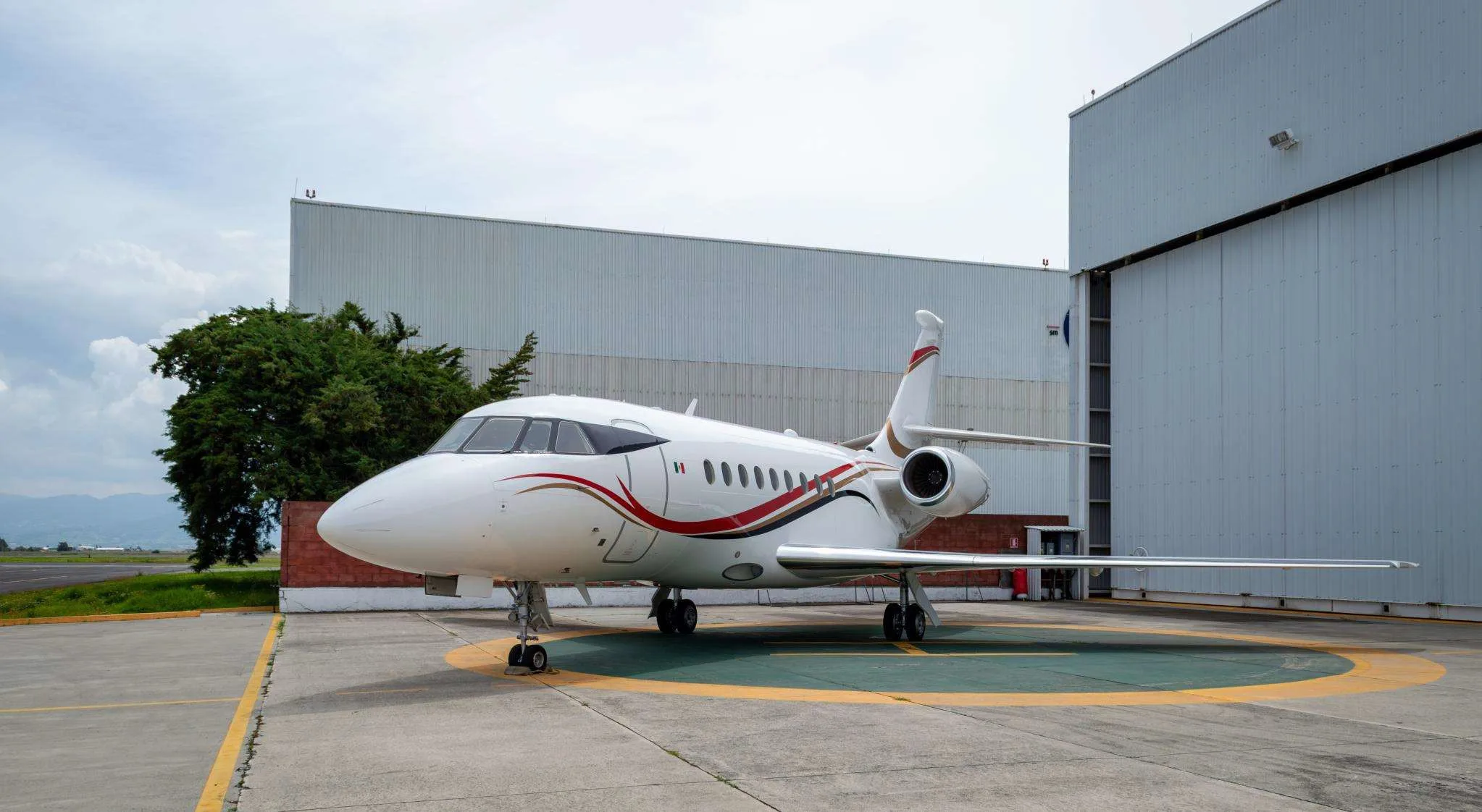Marketing image of a 1999 Dassault Falcon 2000.