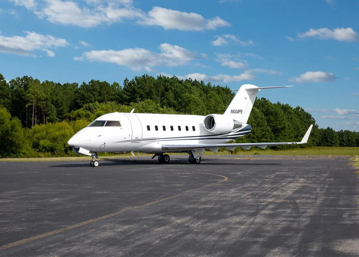 Exterior view of a 2000 Bombardier Challenger 604.