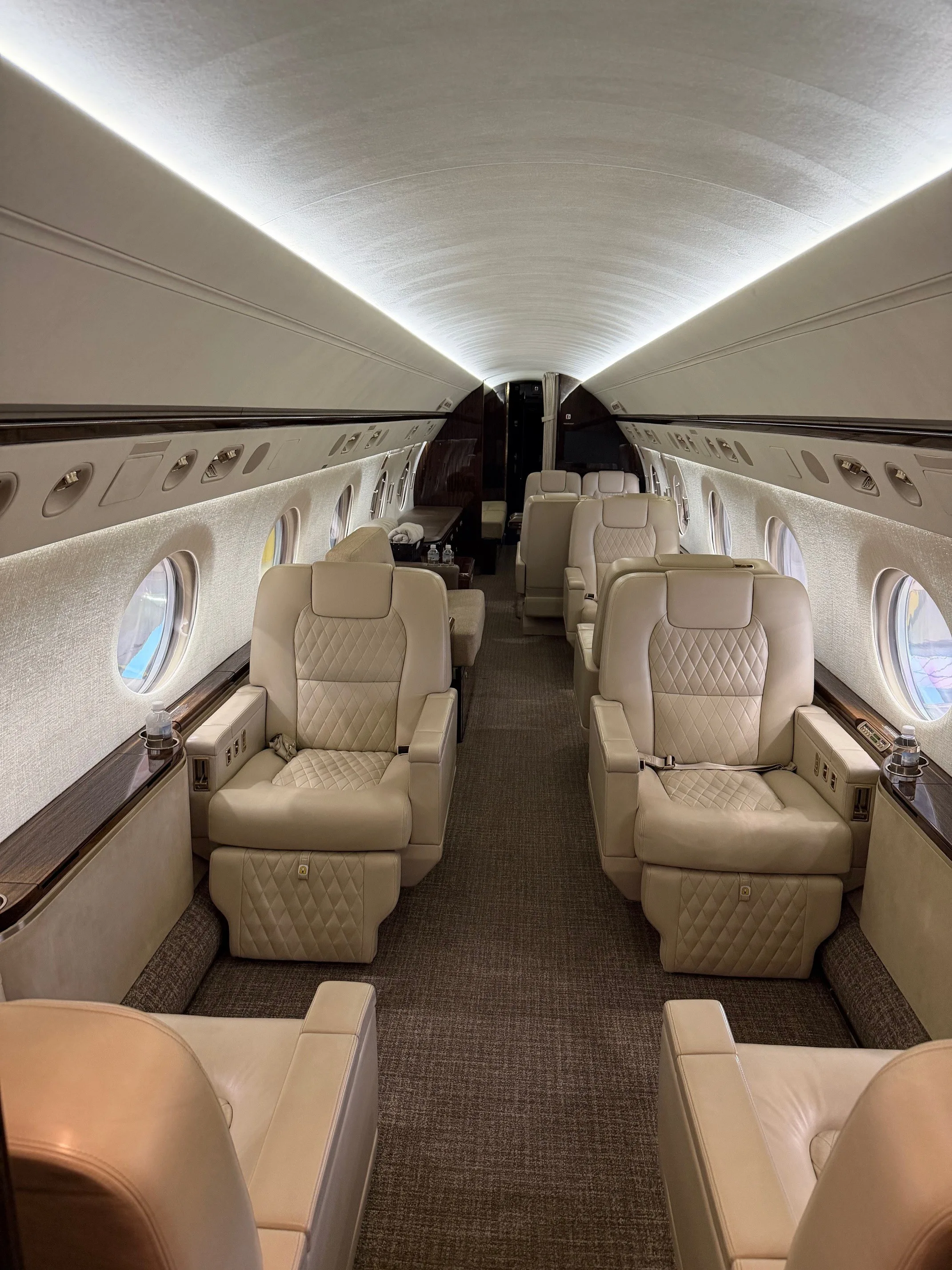 Cabin interior of a 2004 Gulfstream G550.