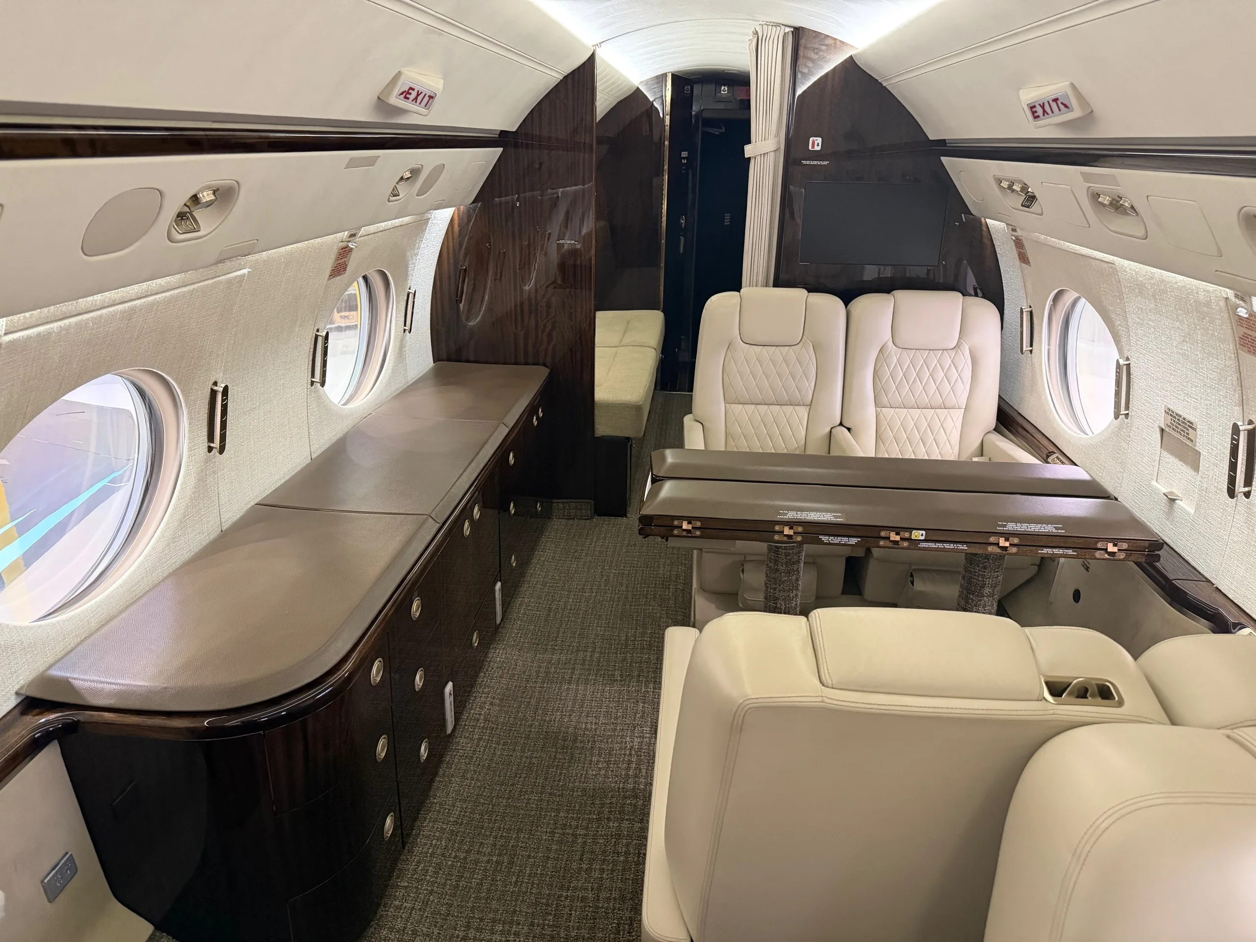 Cabin interior of a 2004 Gulfstream G550.