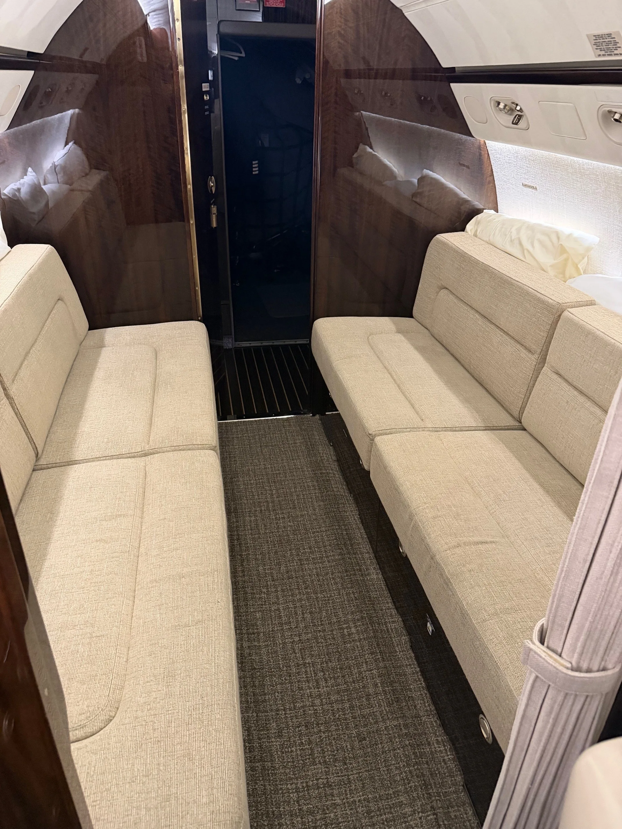 Cabin interior of a 2004 Gulfstream G550.