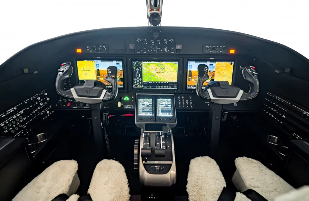 Cockpit and instrument panel of a 2022 Cessna Citation M2 GEN 2.