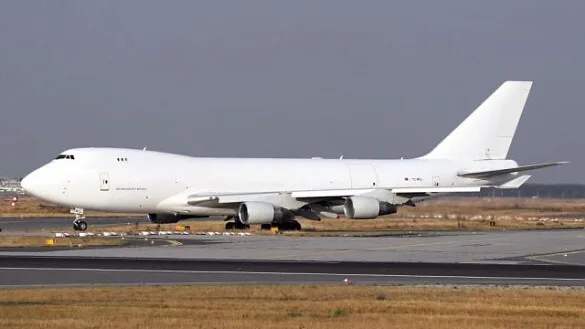 Exterior view of a 1998 Boeing 747.