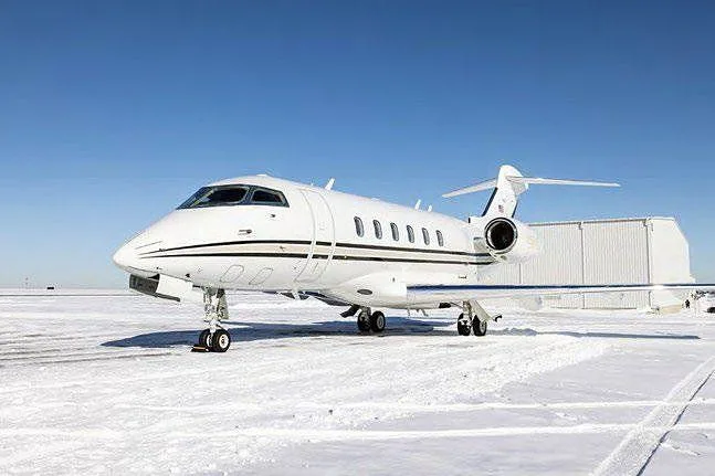 Exterior view of a 2010 Bombardier Challenger 300, N362L.