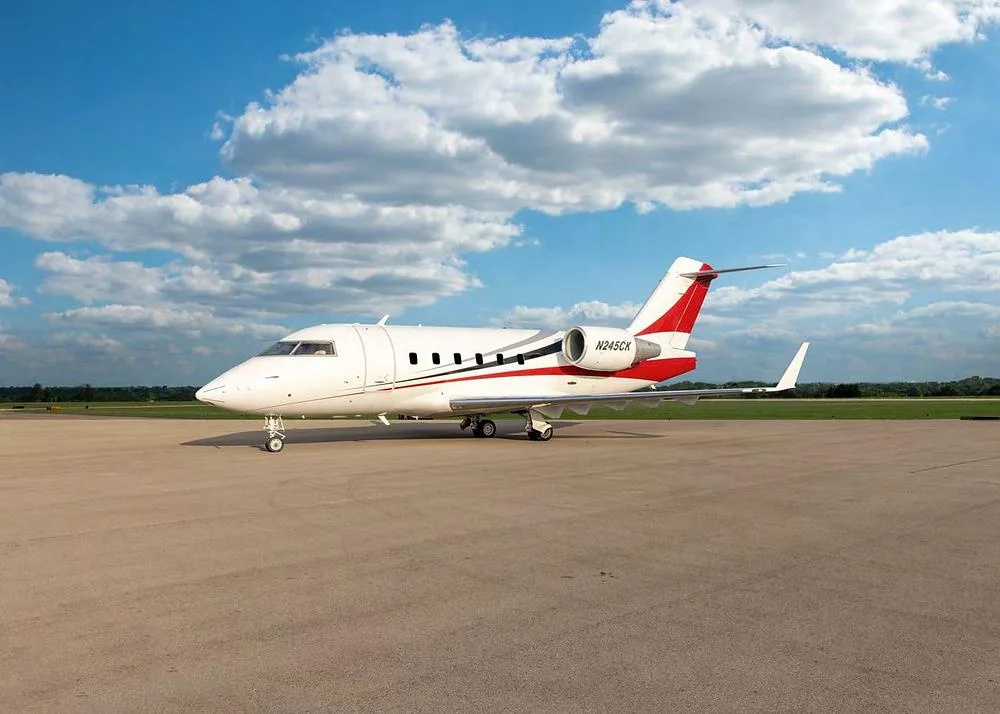 Exterior view of a 1993 Bombardier Challenger 601, N245CK.