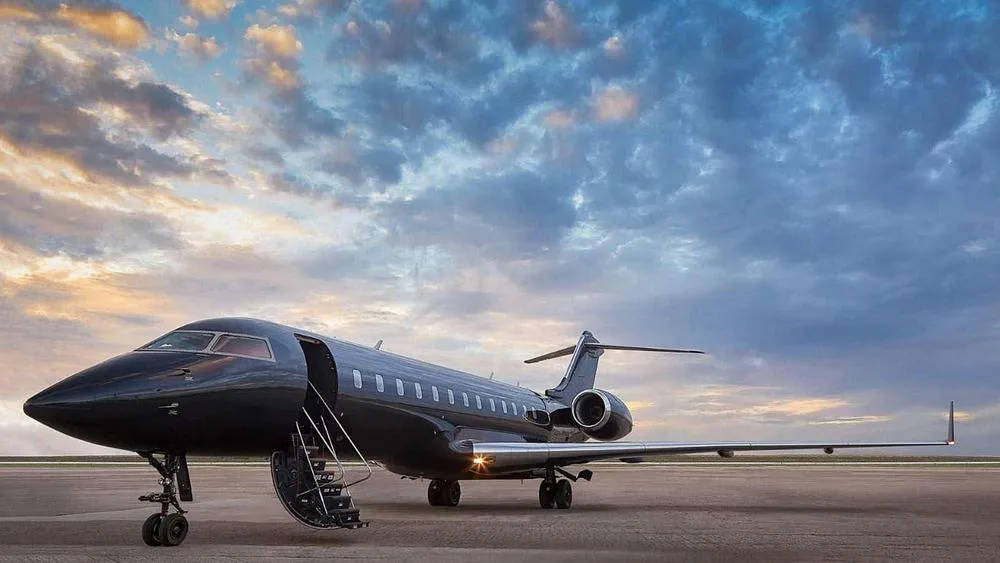 Exterior view of a 2000 Bombardier Global Express, D-AFAU.