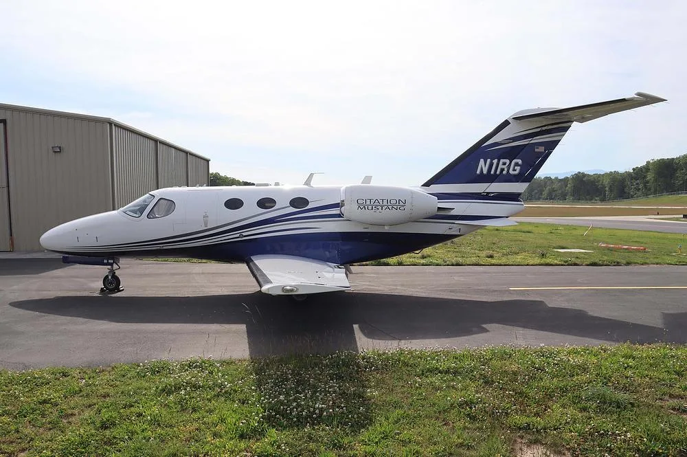 Exterior view of a 2008 Cessna Citation Mustang, N1RG.