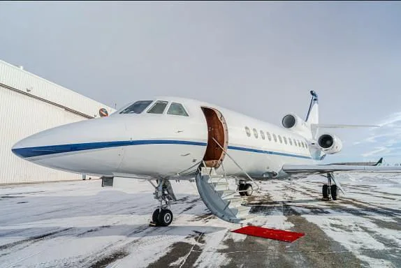Exterior view of a 2001 Dassault Falcon 900EX, C-FPFS.