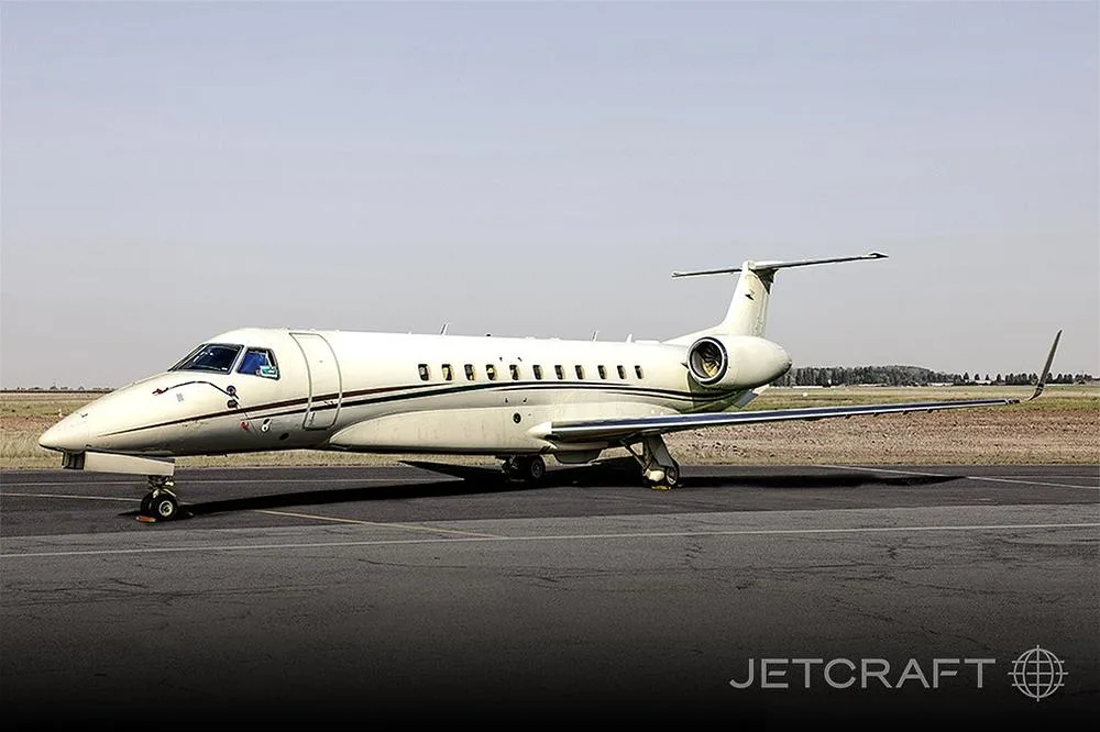 Exterior view of a 2012 Embraer Legacy 650, F-HSTB.