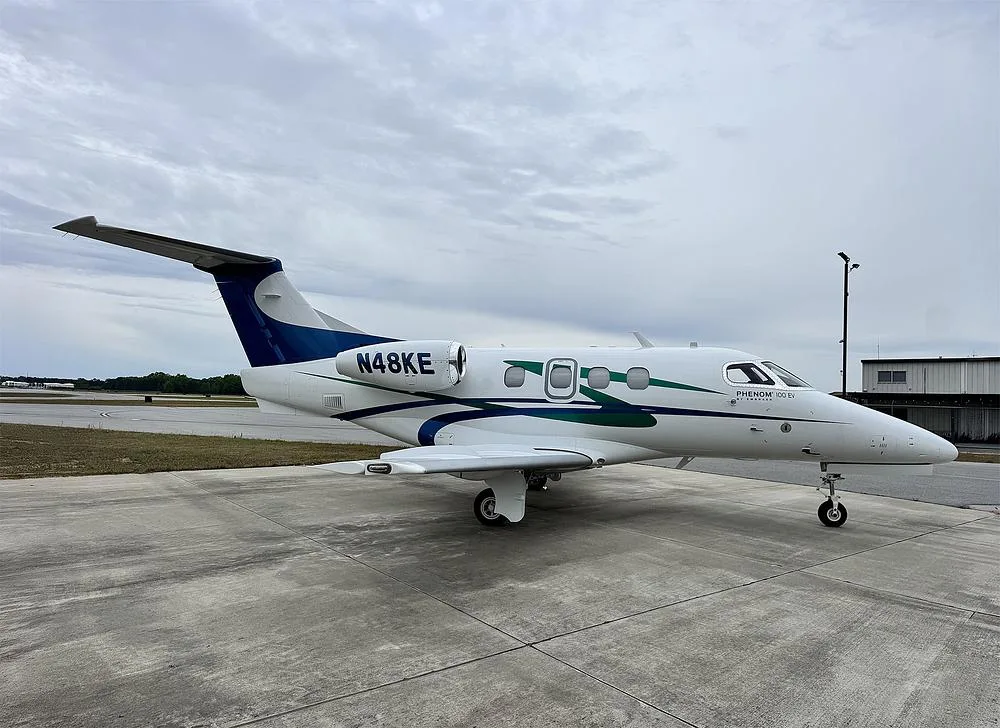 Exterior view of a 2017 Embraer Phenom 100EV, N48KE.