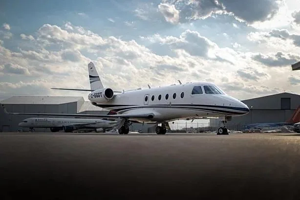 Exterior view of a 2016 Gulfstream, C-GGGT.