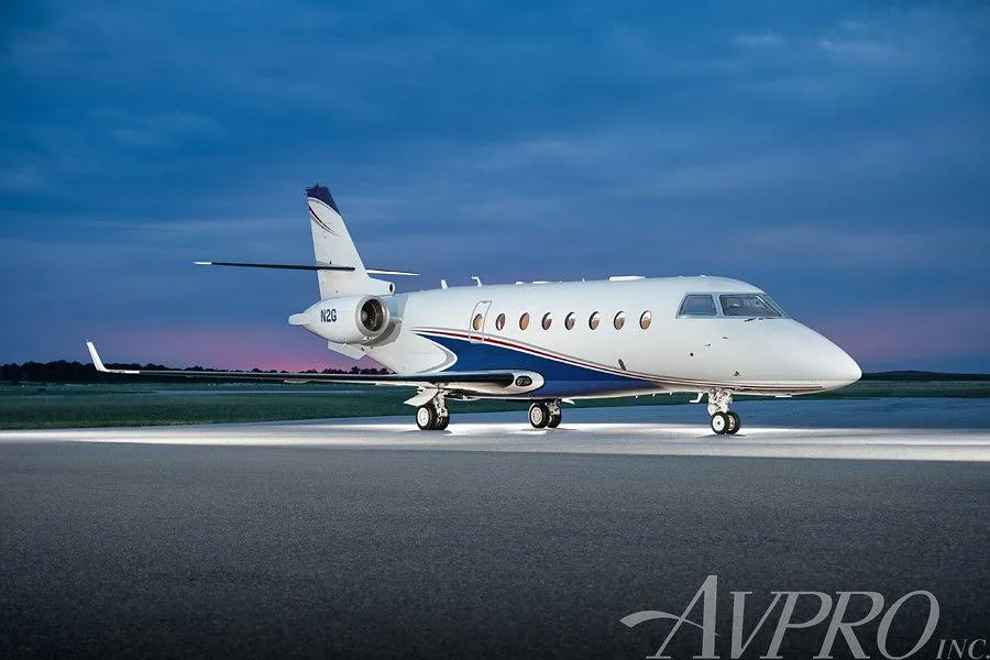 Exterior view of a 2005 Gulfstream, N2G.
