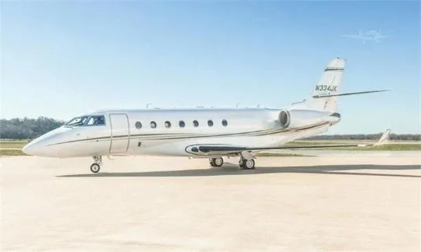 Exterior view of a 2002 Gulfstream, N334JK.