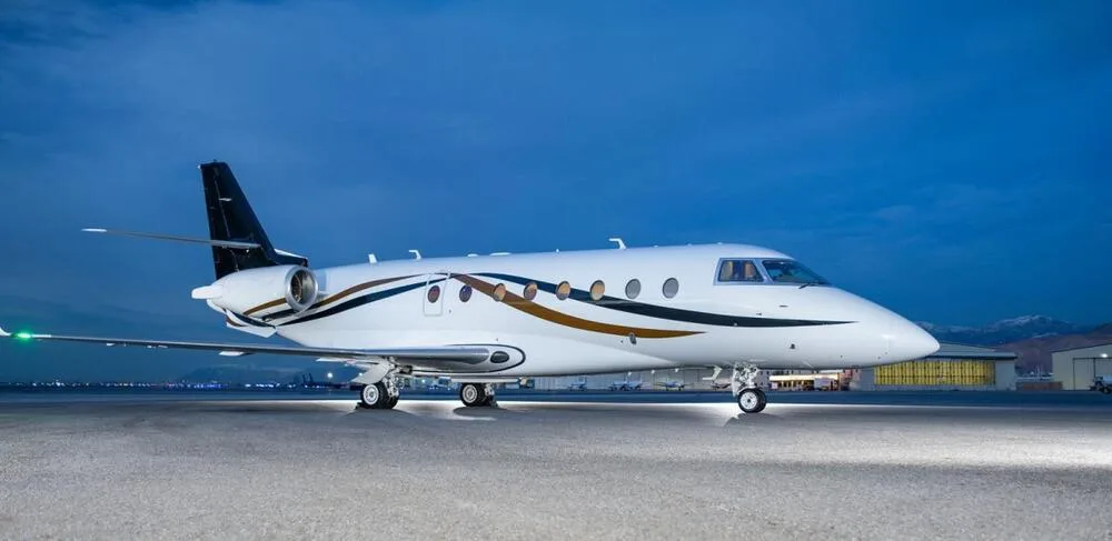 Exterior view of a 2007 Gulfstream, C-GTFU.
