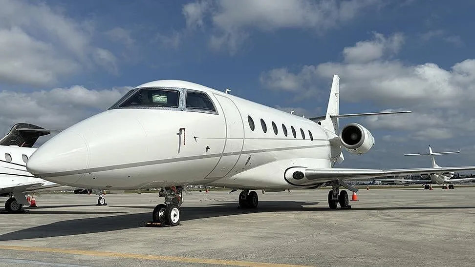 Exterior view of a 2008 Gulfstream, N176QF.
