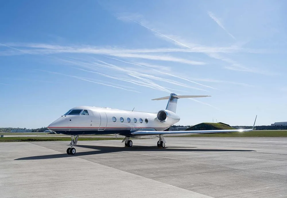 Exterior view of a 2007 Gulfstream, N59CF.