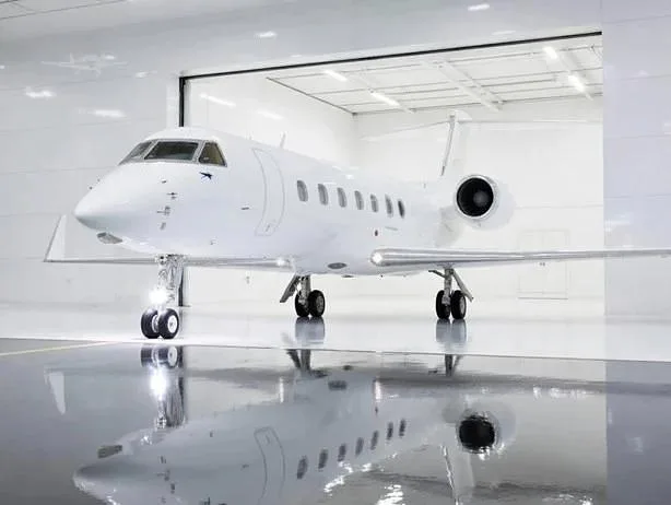 Exterior view of a 2015 Gulfstream.