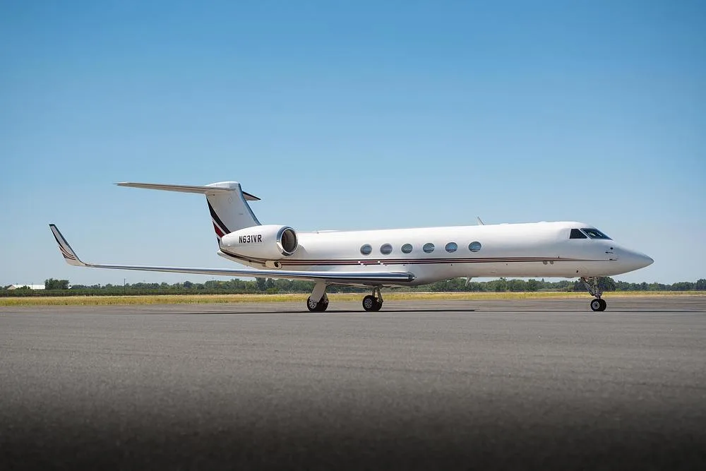 Exterior view of a 2001 Gulfstream, N631VR.