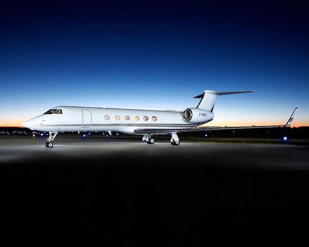 Exterior view of a 2001 Gulfstream, C-GBGC.