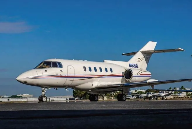 Exterior view of a 1993 Hawker 800A, N58BL.
