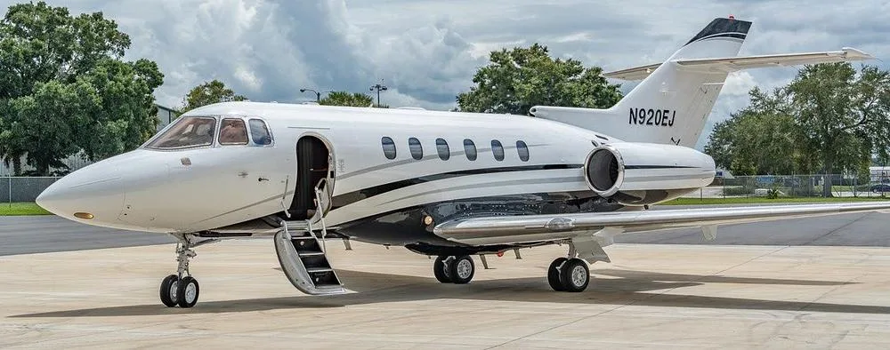 Exterior view of a 2005 Hawker 800XPI, N920EJ.