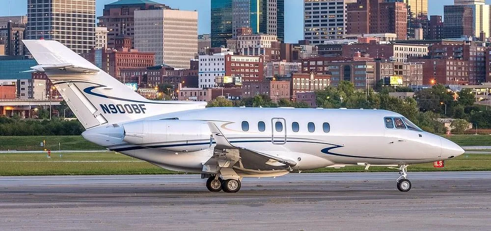 Exterior view of a 2008 Hawker 900XP, N900BF.