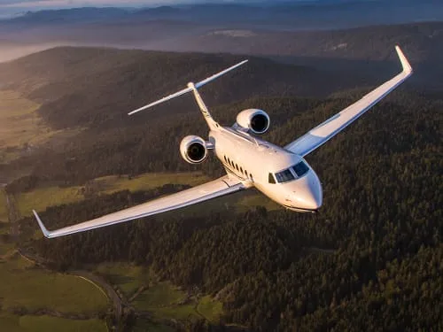 Exterior view of a 1990 Learjet 31A, N10VJ.